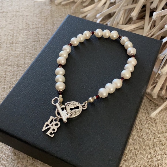 🪞 NEW genuine freshwater cultured pearl and crystals LOVE charm bracelet - Picture 5 of 11